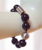 Must oonüks terasega